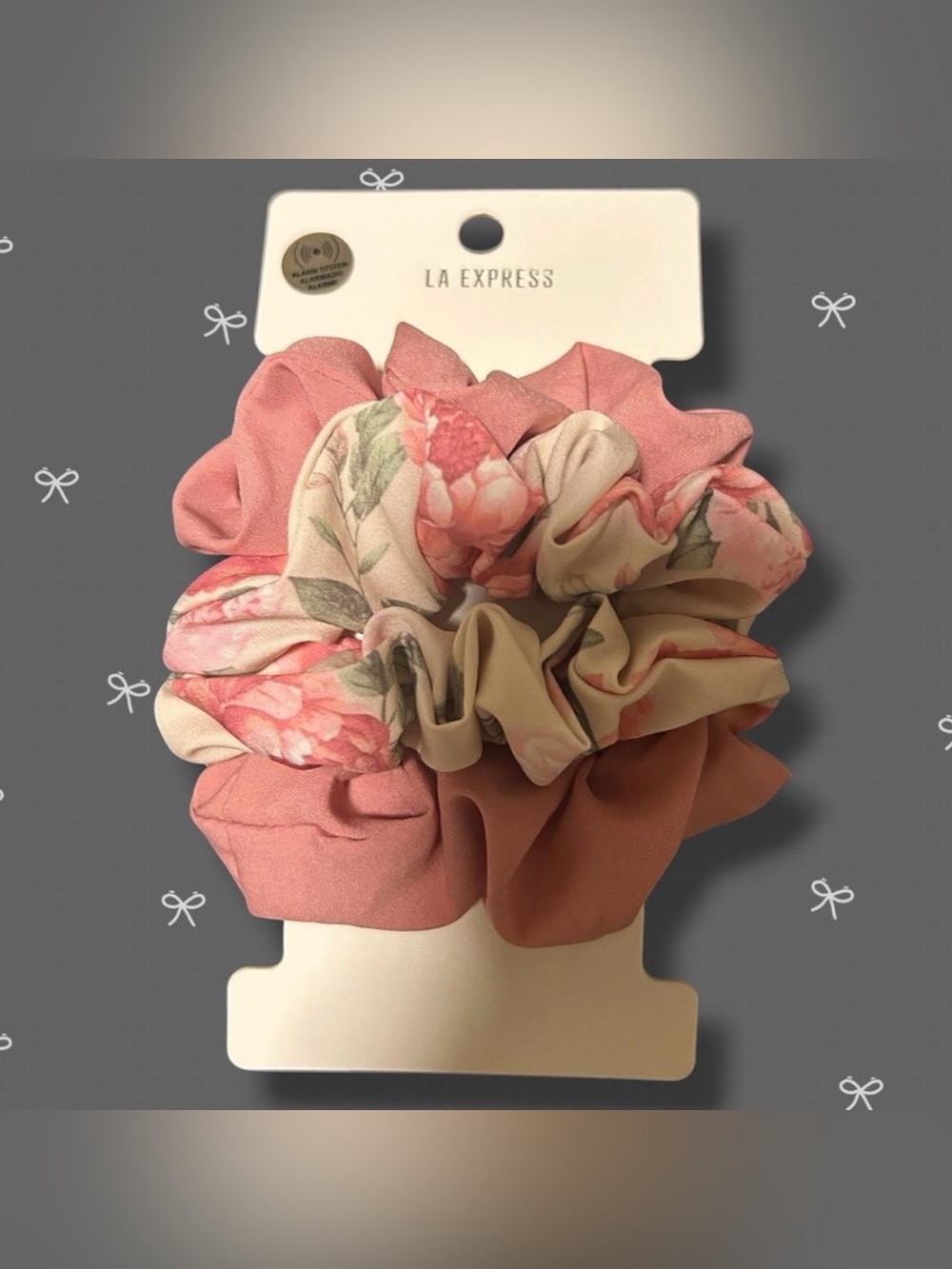 Pack of 4 Scrunchies - Brand New